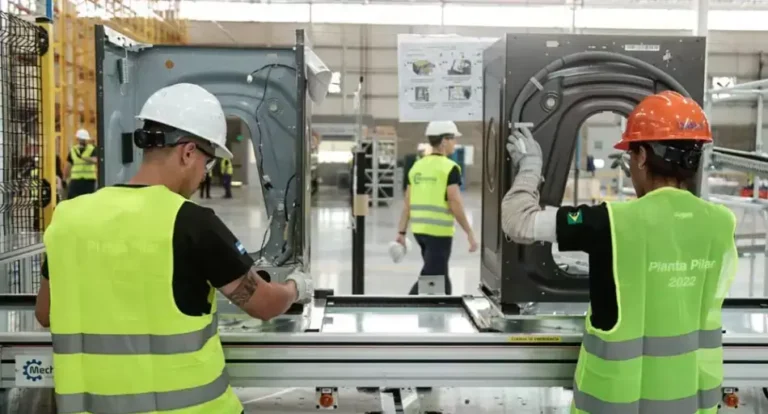 Whirlpool apagó las máquinas en Pilar: cierre inesperado y 220 despidos en plena ola importadora