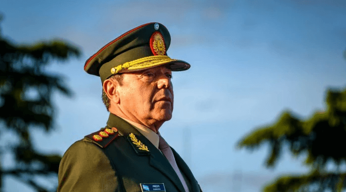 Por primera vez desde 1983, un militar ocupará la cartera de Defensa